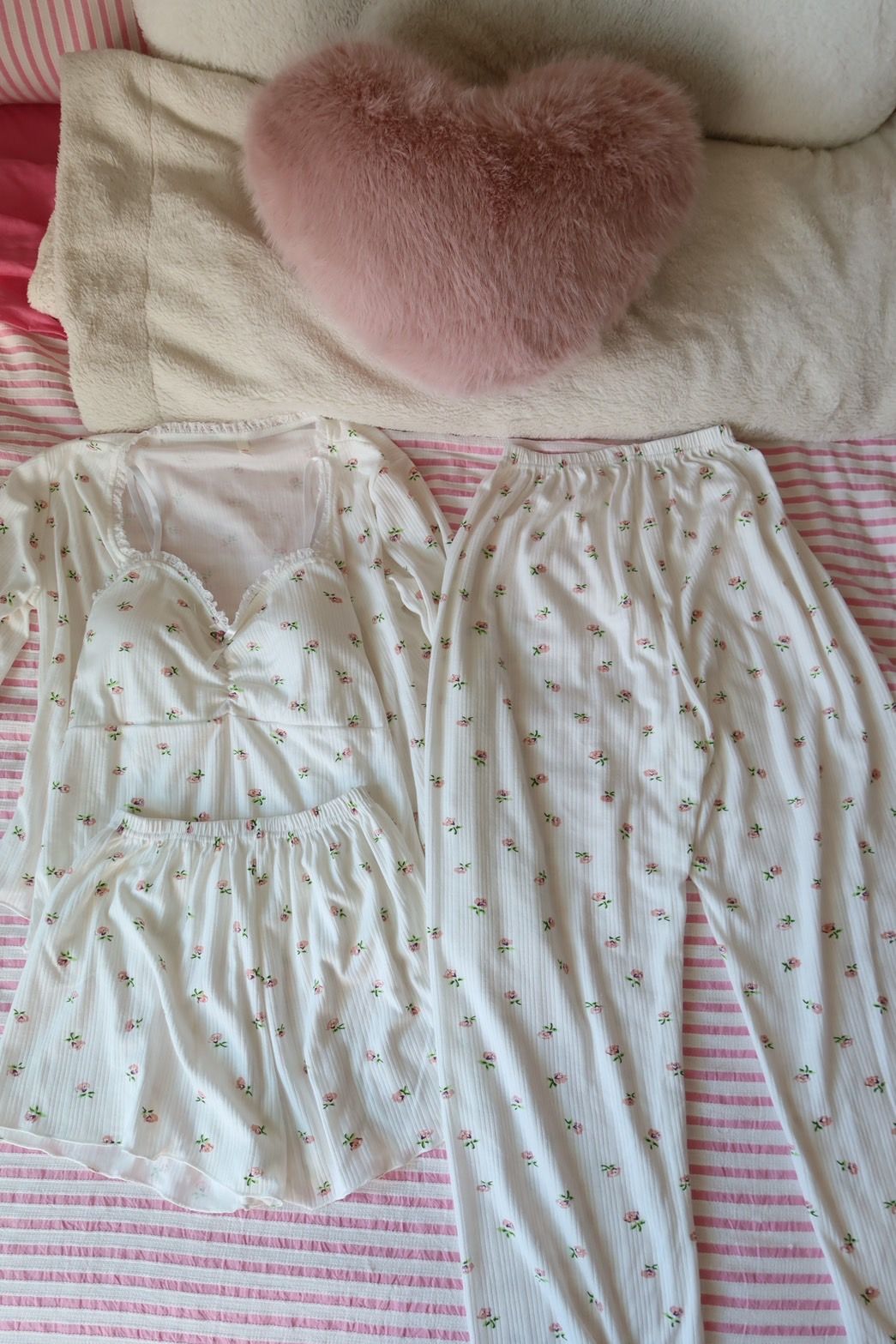 本期超必買!! 🌷帶胸墊睡衣四件套🛏️🧸