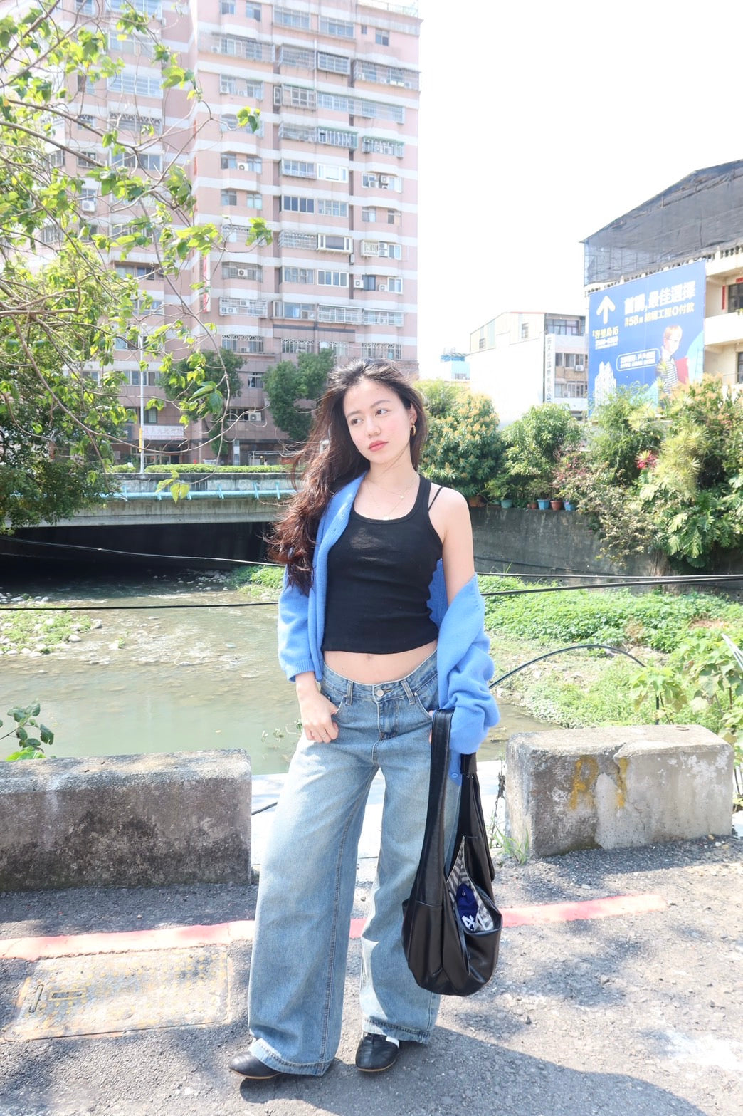 中藍色低腰牛仔褲微𝒃𝒂𝒈𝒈𝒚 𝒋𝒆𝒂𝒏𝒔👖