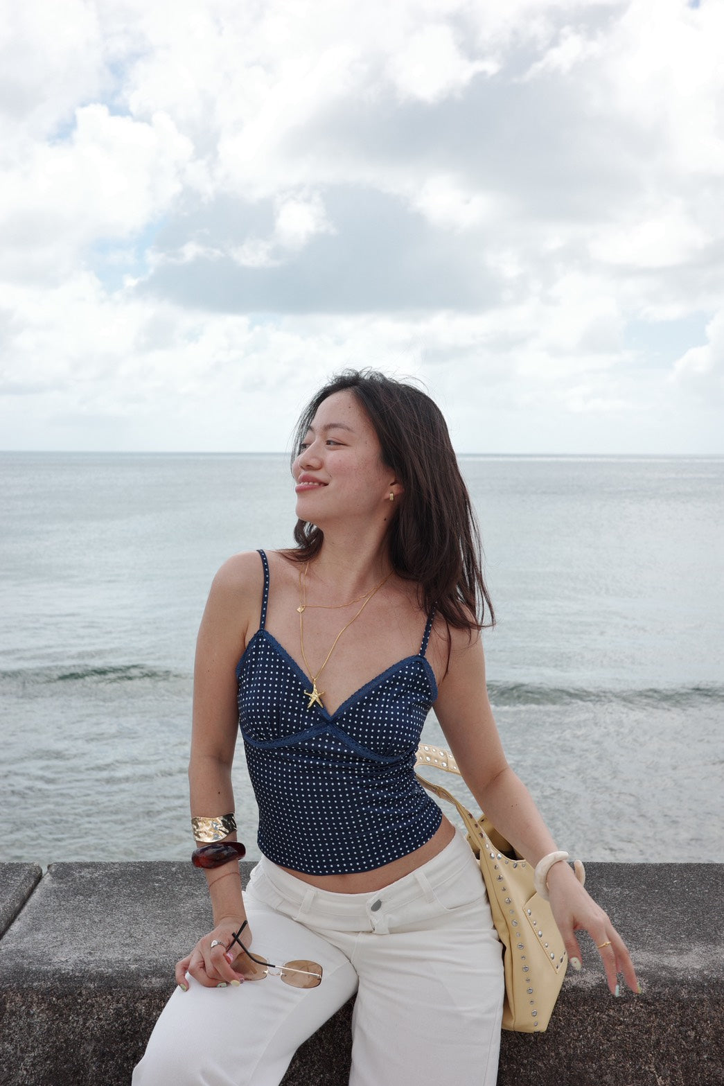 Polka dotty 深藍色V領小背心🫐