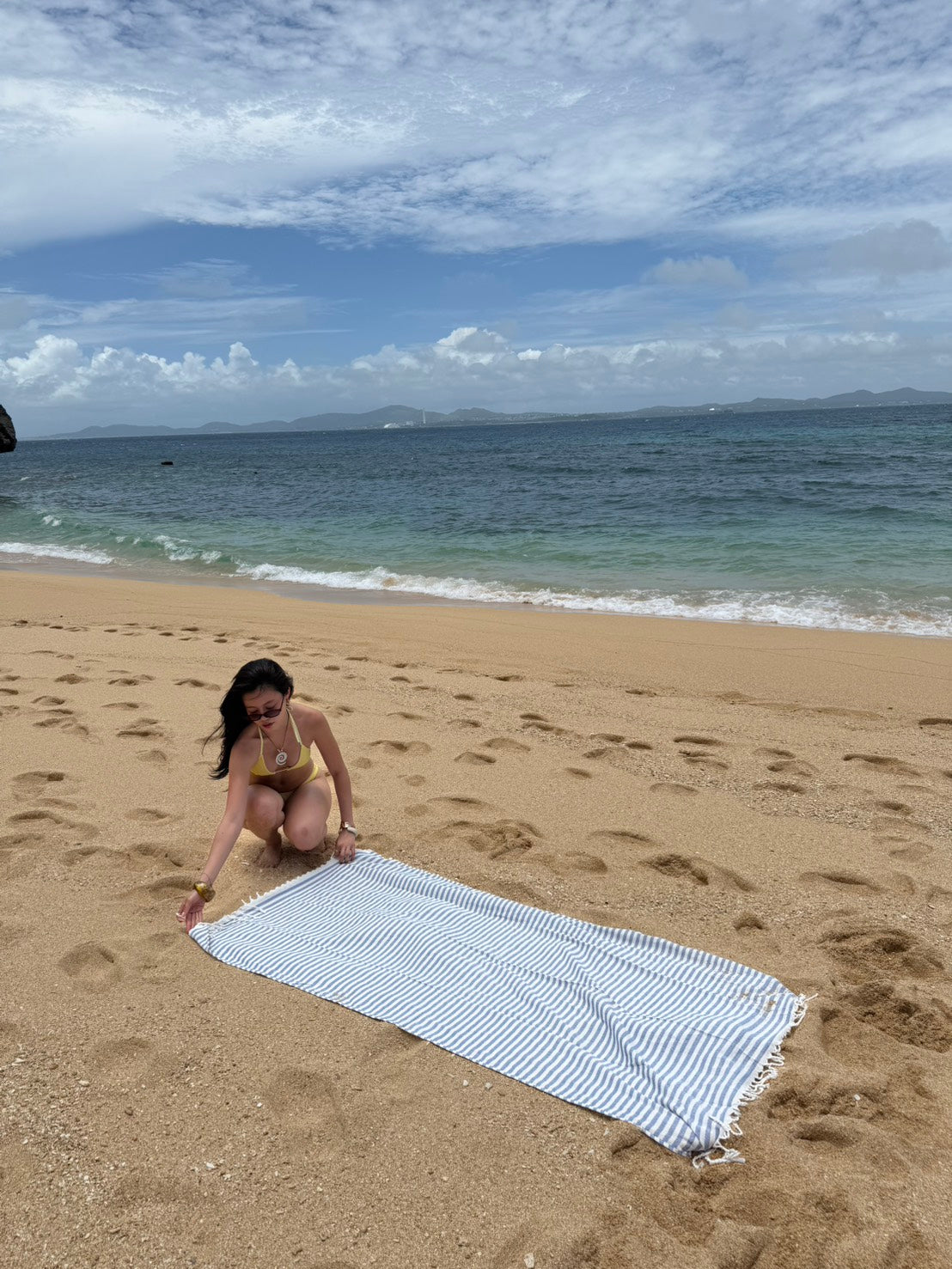 ⭐️超必買!!自帶後背束口袋沙灘巾🏝️✨