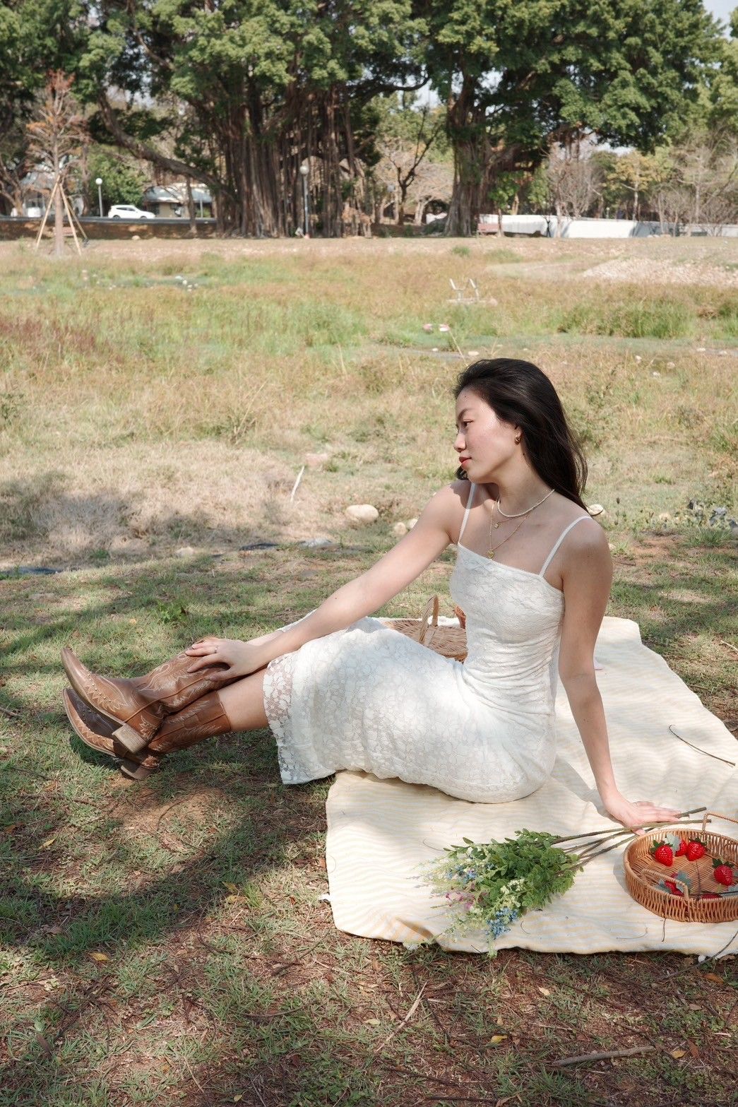 𝑳𝒂𝒄𝒆-𝒕𝒓𝒊𝒎𝒎𝒆𝒅超美長蕾絲緊身平口洋裝🕊️🧺