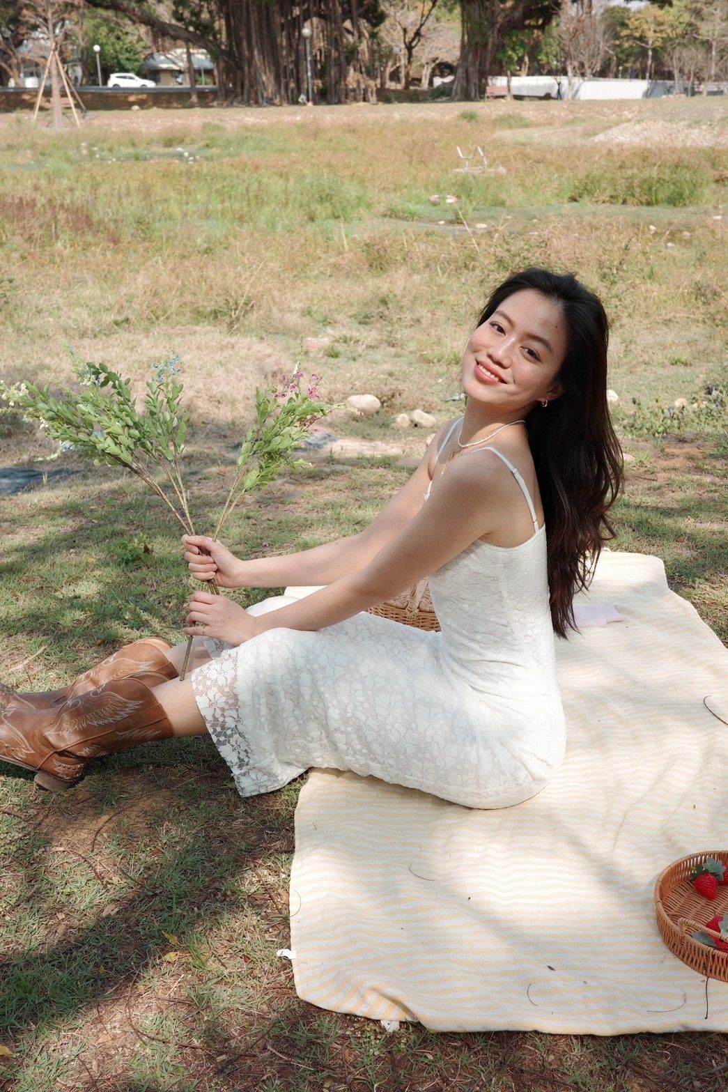 𝑳𝒂𝒄𝒆-𝒕𝒓𝒊𝒎𝒎𝒆𝒅超美長蕾絲緊身平口洋裝🕊️🧺