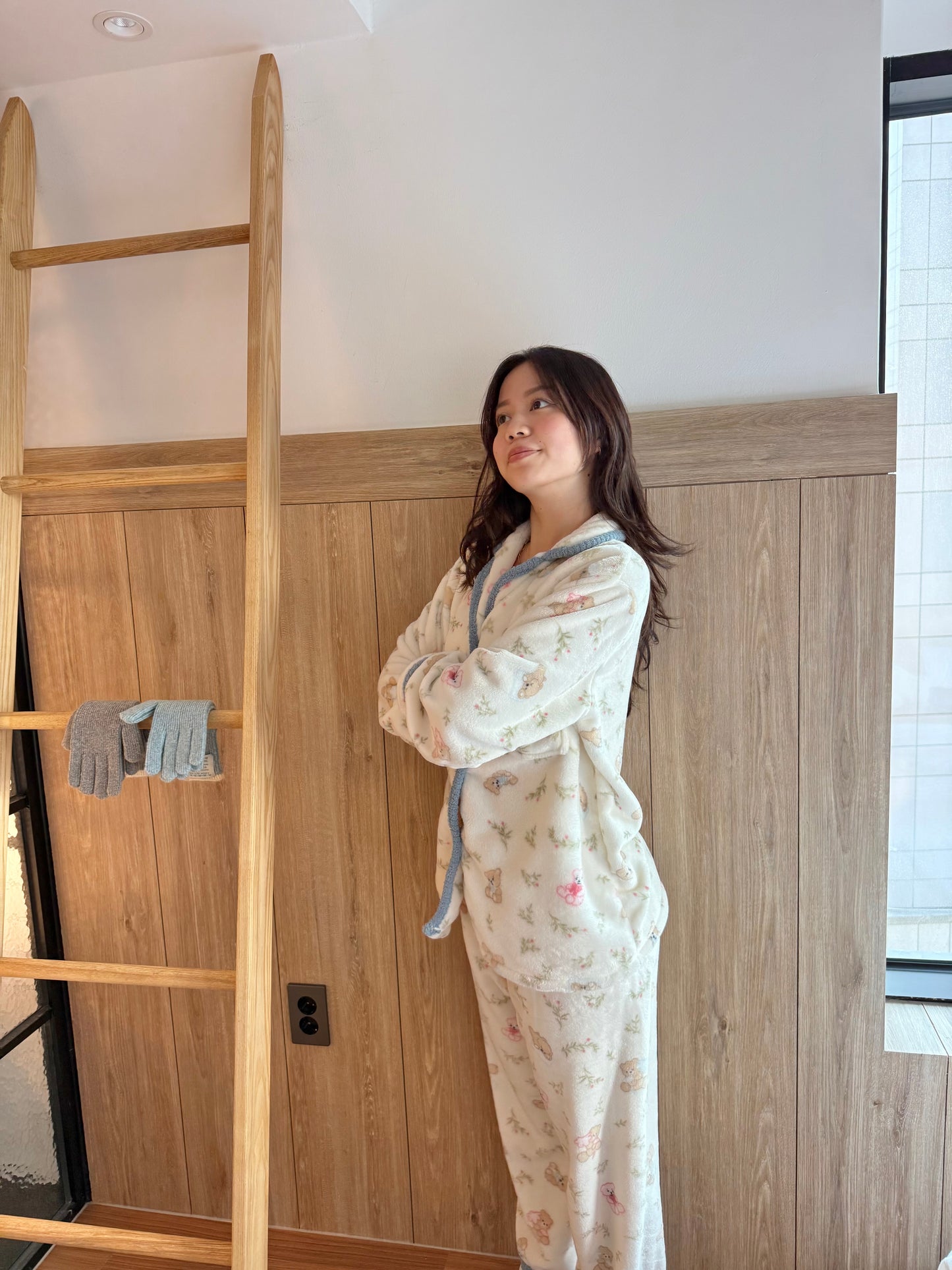 🧸🌷𝐁𝐞𝐚𝐫 𝐆𝐚𝐫𝐝𝐞𝐧 𝐅𝐥𝐞𝐞𝐜𝐞 𝐏𝐉｜小熊花園刷毛睡衣套裝🛏️