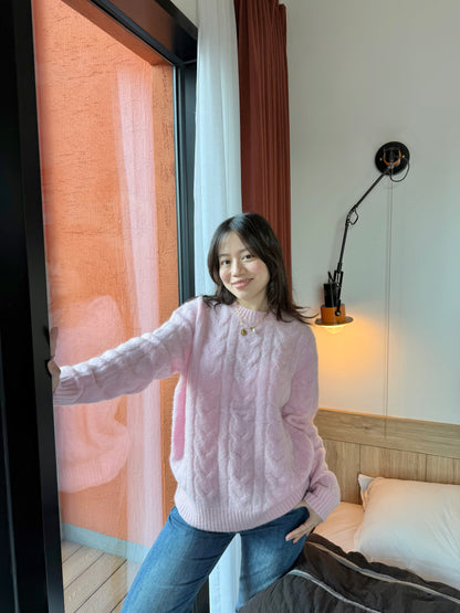 限量🔥🇰🇷𝐏𝐢𝐧𝐤 𝐏𝐥𝐮𝐬𝐡 𝐂𝐚𝐛𝐥𝐞 𝐊𝐧𝐢𝐭｜粉霧麻花毛衣💗🎀