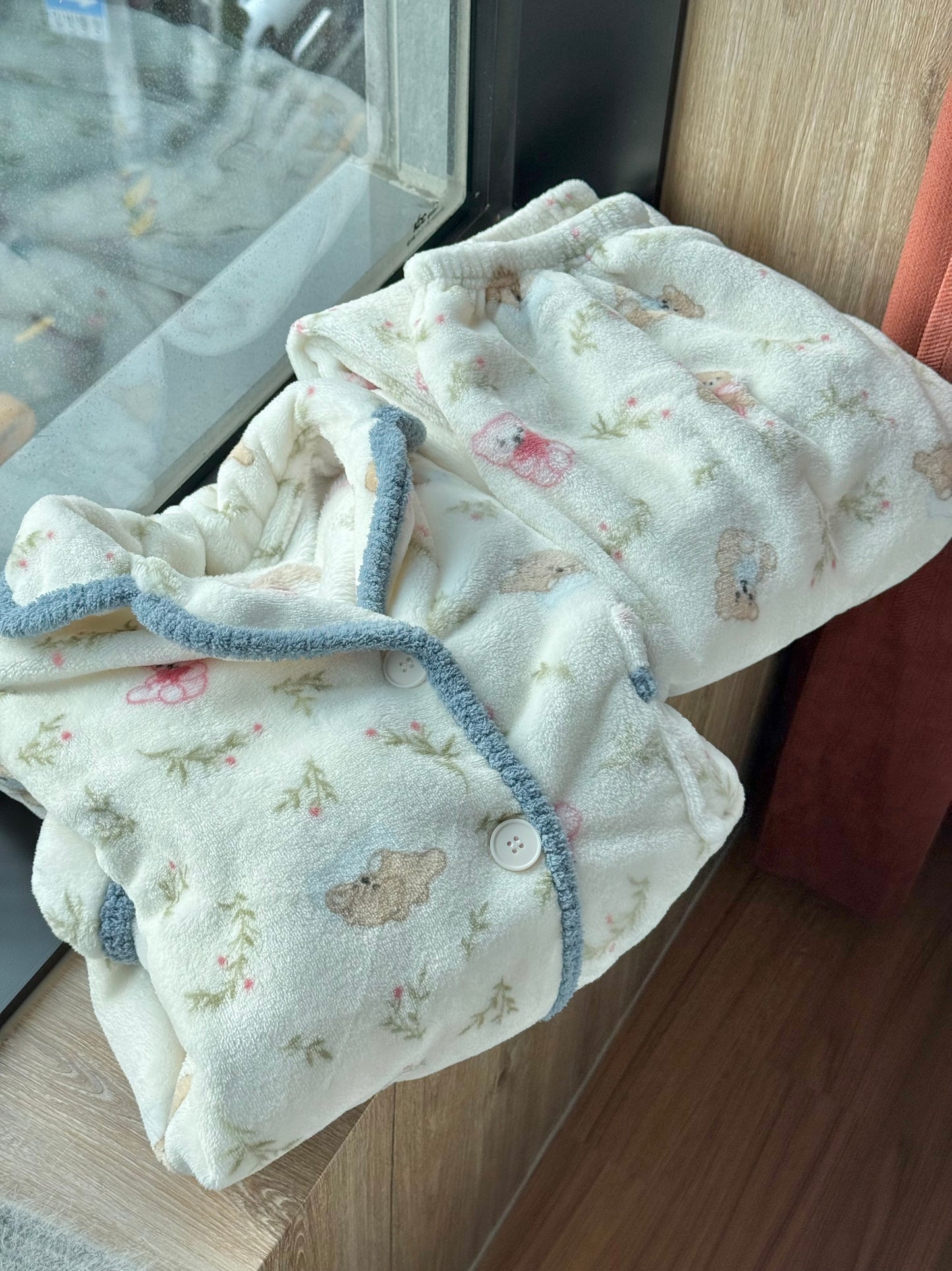 🧸🌷𝐁𝐞𝐚𝐫 𝐆𝐚𝐫𝐝𝐞𝐧 𝐅𝐥𝐞𝐞𝐜𝐞 𝐏𝐉｜小熊花園刷毛睡衣套裝🛏️