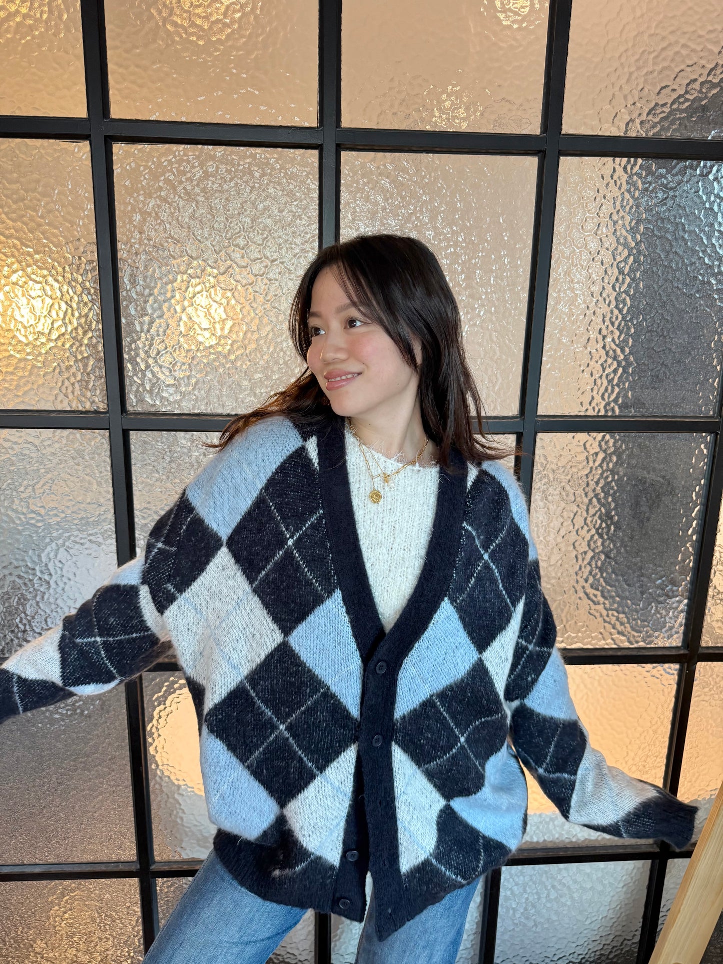 限量🔥🇰🇷𝐒𝐨𝐟𝐭 𝐀𝐫𝐠𝐲𝐥𝐞 𝐂𝐚𝐫𝐝𝐢𝐠𝐚𝐧｜霧藍菱格紋學院毛衣外套📖
