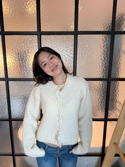 限量🔥🇰🇷𝐁𝐮𝐛𝐛𝐥𝐞 𝐁𝐮𝐭𝐭𝐨𝐧 𝐂𝐚𝐫𝐝𝐢𝐠𝐚𝐧｜氣質溫柔厚實排扣短版毛衣🐑