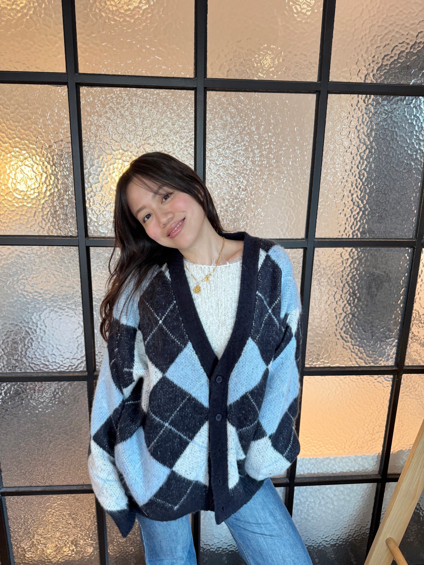 限量🔥🇰🇷𝐒𝐨𝐟𝐭 𝐀𝐫𝐠𝐲𝐥𝐞 𝐂𝐚𝐫𝐝𝐢𝐠𝐚𝐧｜霧藍菱格紋學院毛衣外套📖