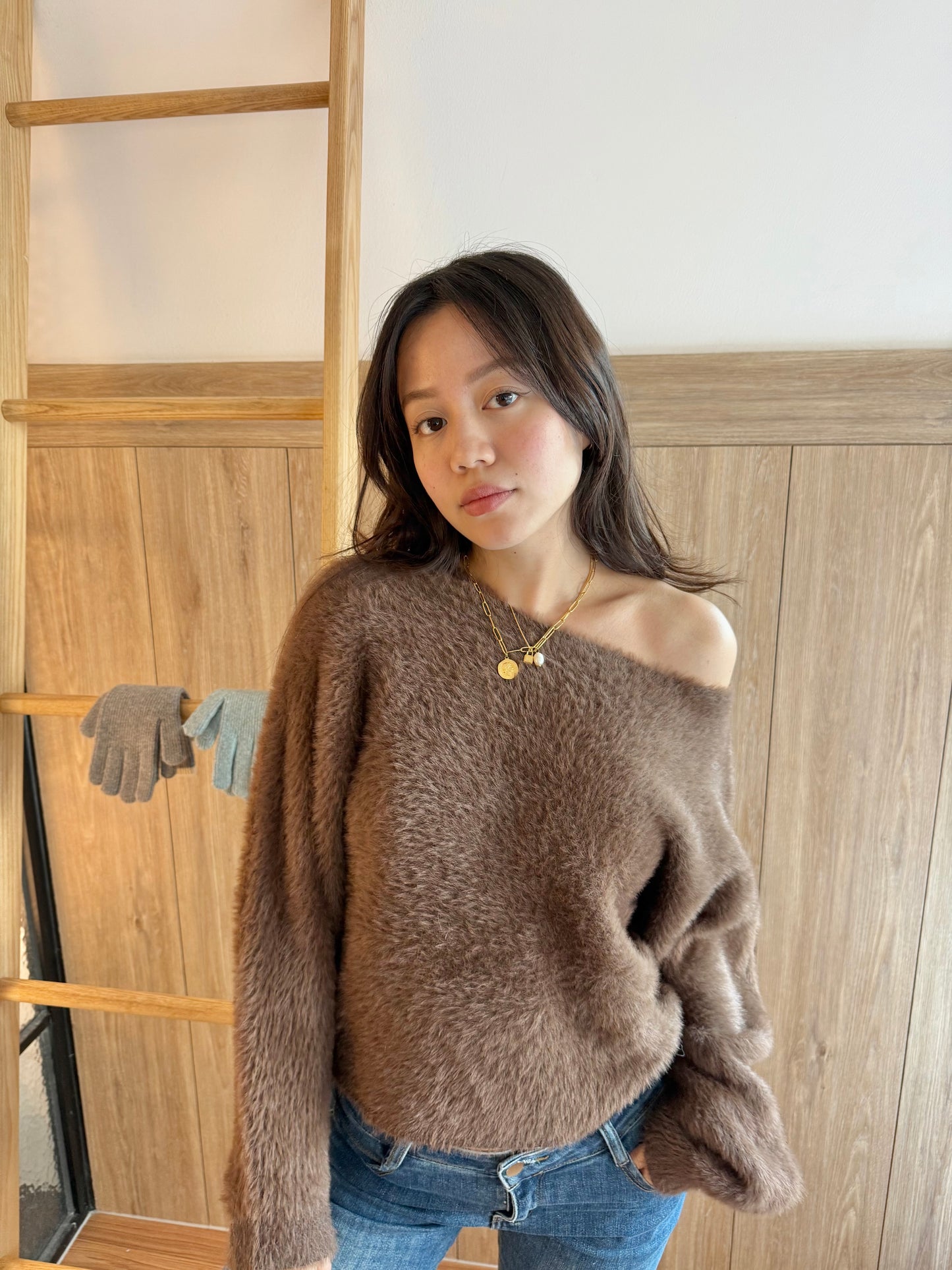 限量🔥🇰🇷𝐅𝐮𝐳𝐳𝐲 𝐒𝐡𝐨𝐫𝐭 𝐊𝐧𝐢𝐭 𝐓𝐨𝐩｜馬海毛超親膚短版微落肩毛衣🤎