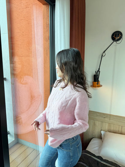 限量🔥🇰🇷𝐏𝐢𝐧𝐤 𝐏𝐥𝐮𝐬𝐡 𝐂𝐚𝐛𝐥𝐞 𝐊𝐧𝐢𝐭｜粉霧麻花毛衣💗🎀