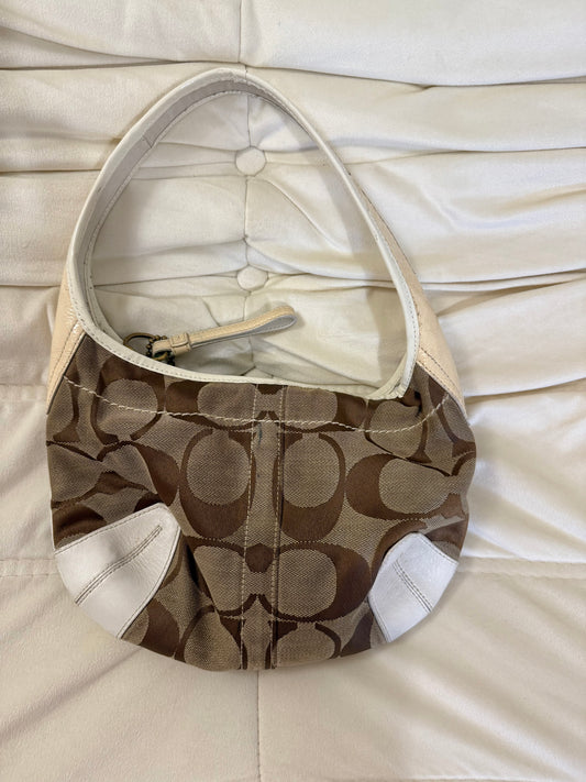 泰國🇹🇭挖寶⭐️Coach經典老花Moon bag🌙卡其白拼接肩背包