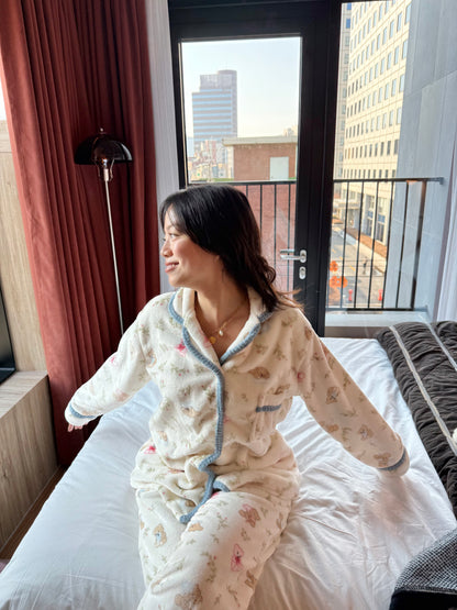 🧸🌷𝐁𝐞𝐚𝐫 𝐆𝐚𝐫𝐝𝐞𝐧 𝐅𝐥𝐞𝐞𝐜𝐞 𝐏𝐉｜小熊花園刷毛睡衣套裝🛏️