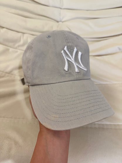 沖繩挖寶🇯🇵淺灰色洋基47棒球帽⚾️