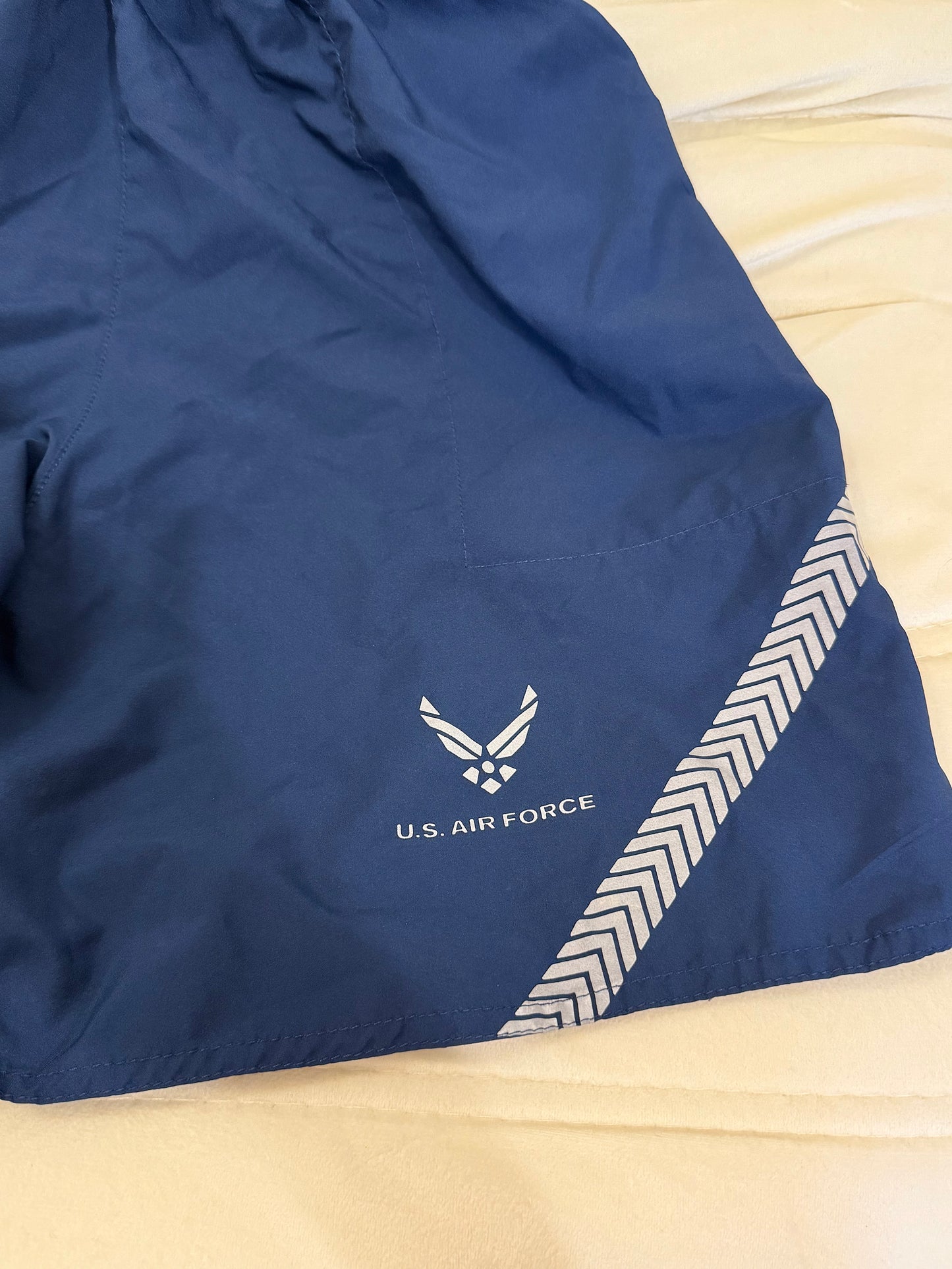 沖繩挖寶🇯🇵超特別🔥美國🇺🇸深藍色空軍運動休閒短褲✈️