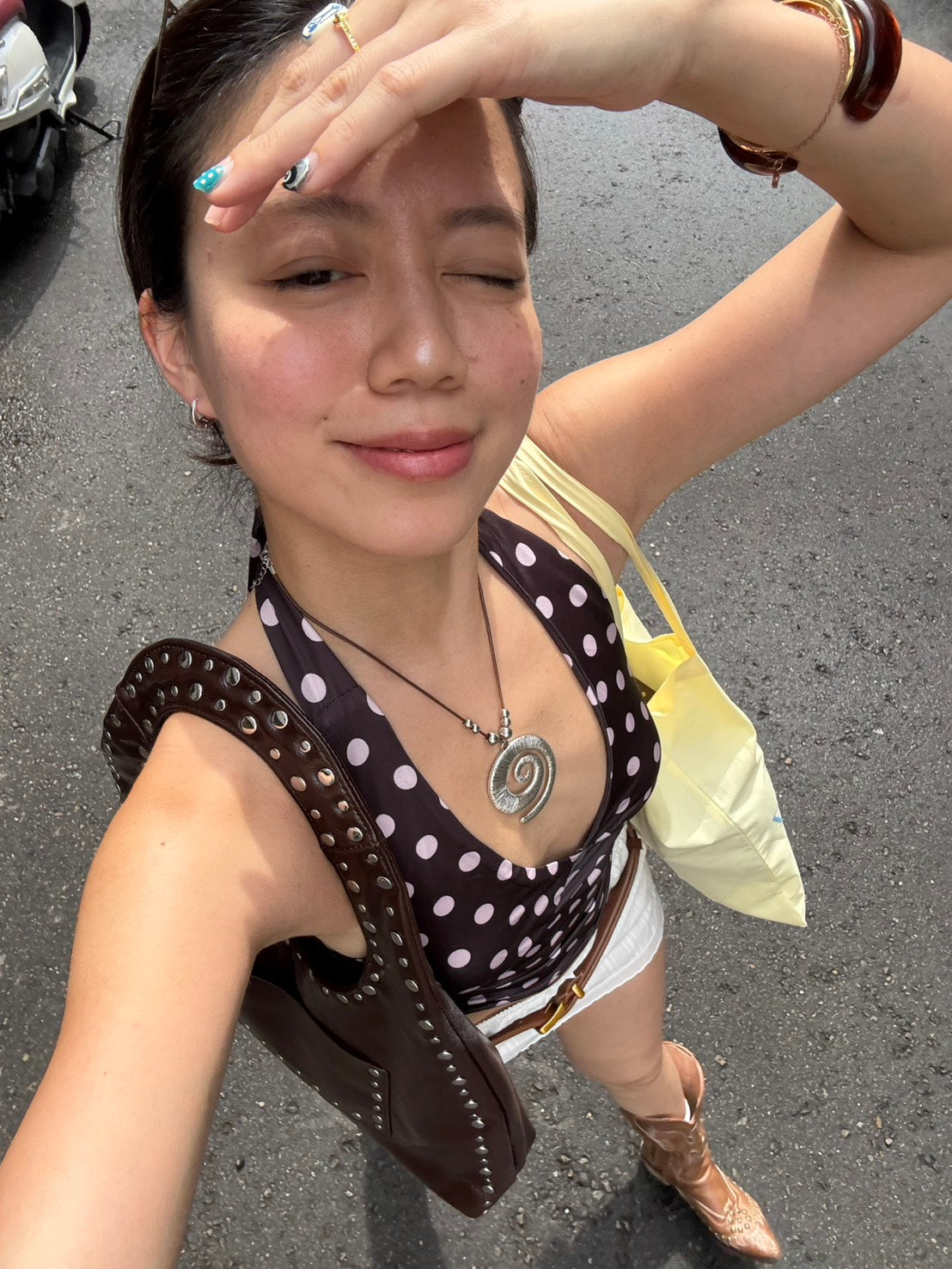 必買!!⭐️闆娘超愛咖啡配粉波點🤎🩰繞脖綁帶辣妹背心🥵