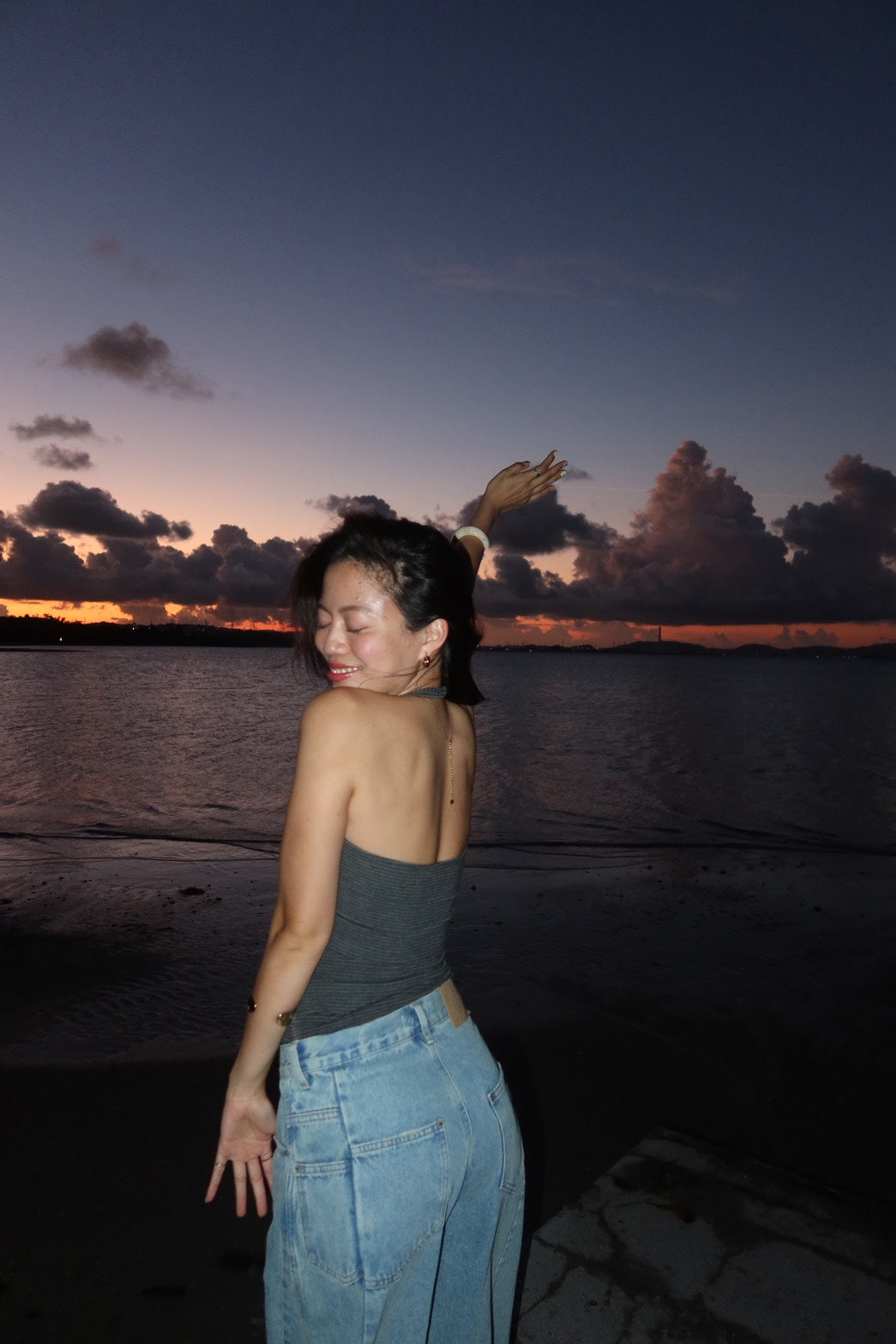 超美親膚條紋⭐️繞脖露背背心🎬