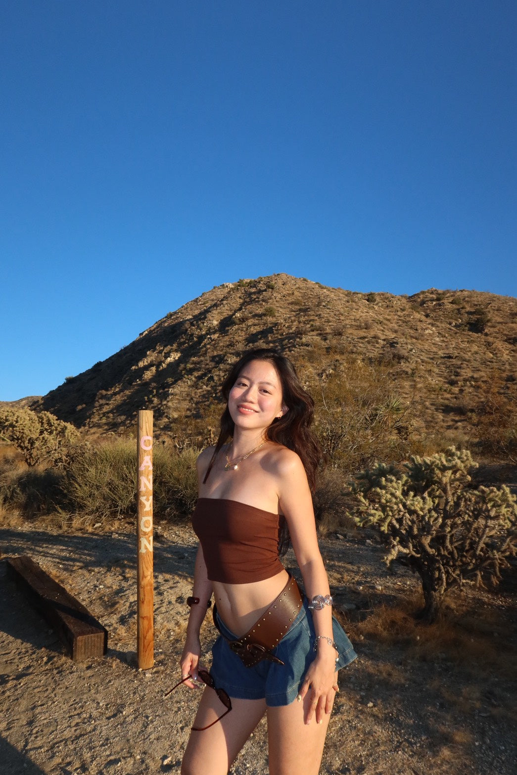 西部沙漠女孩🤎咖啡色平口上衣🏜
