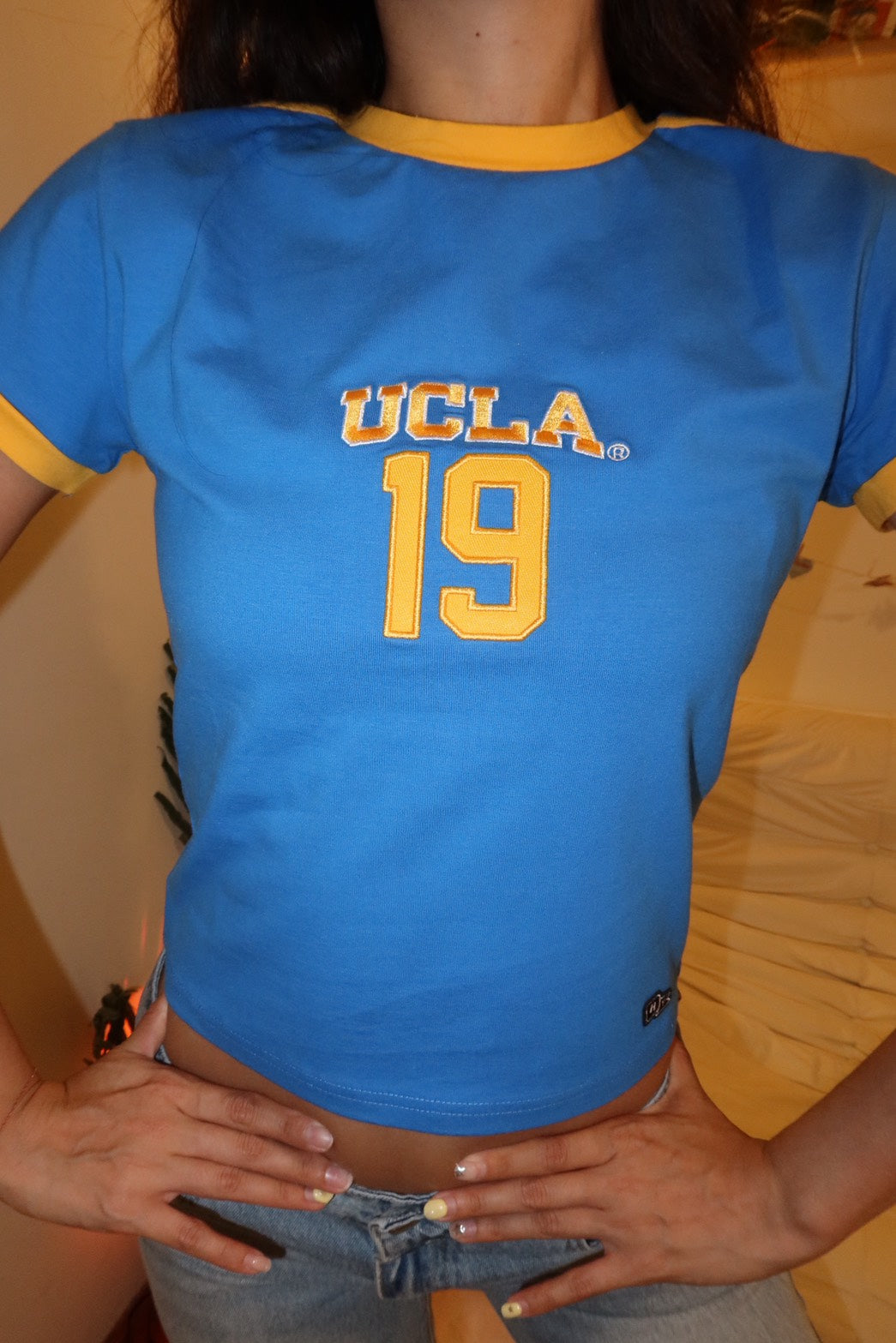 UCLA 刺繡美式撞色baby T 💙⭐️真的太好看😭