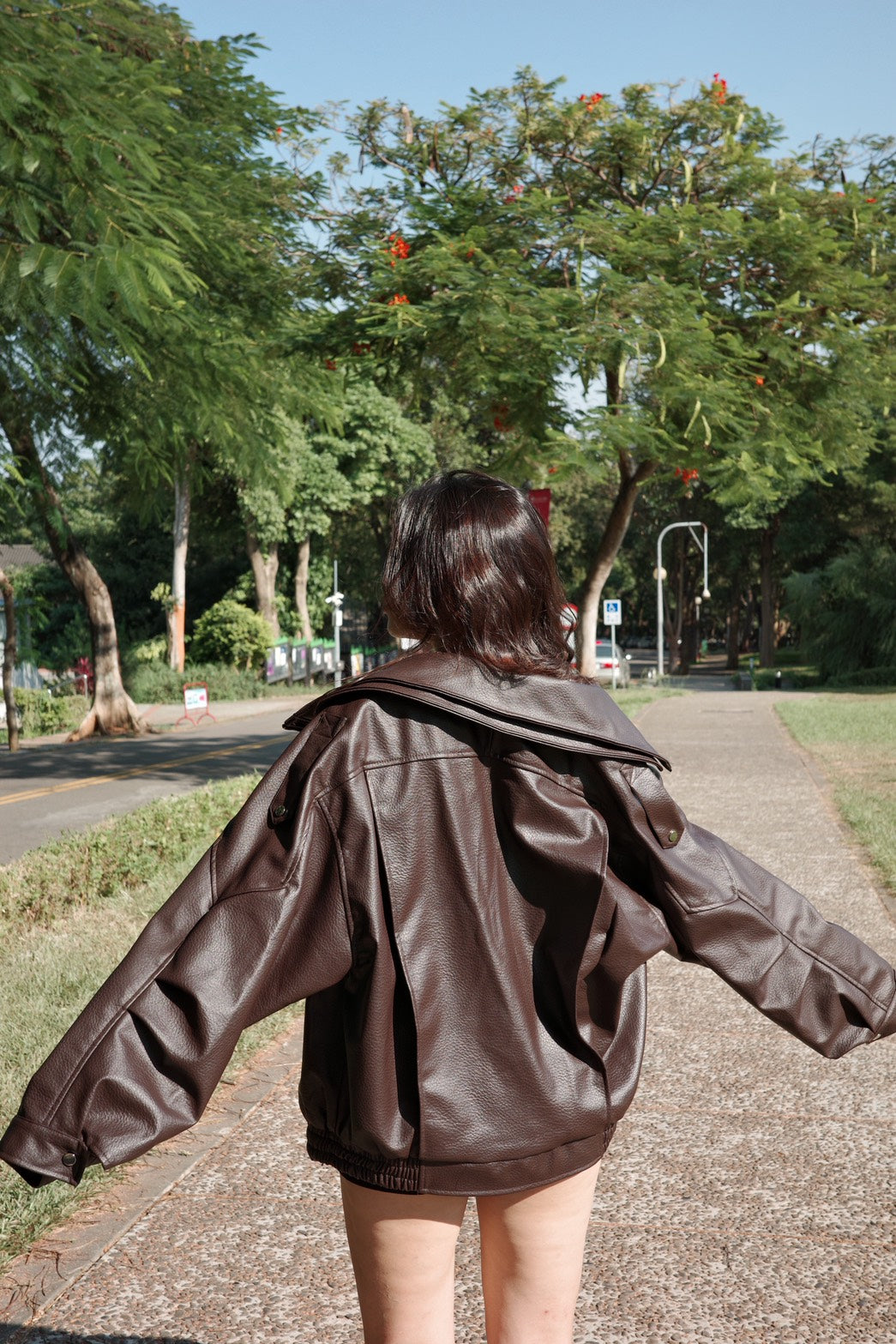 🎱超級大必買!!深咖色☕️Hailey寬鬆機車皮衣大外套🎥🤎