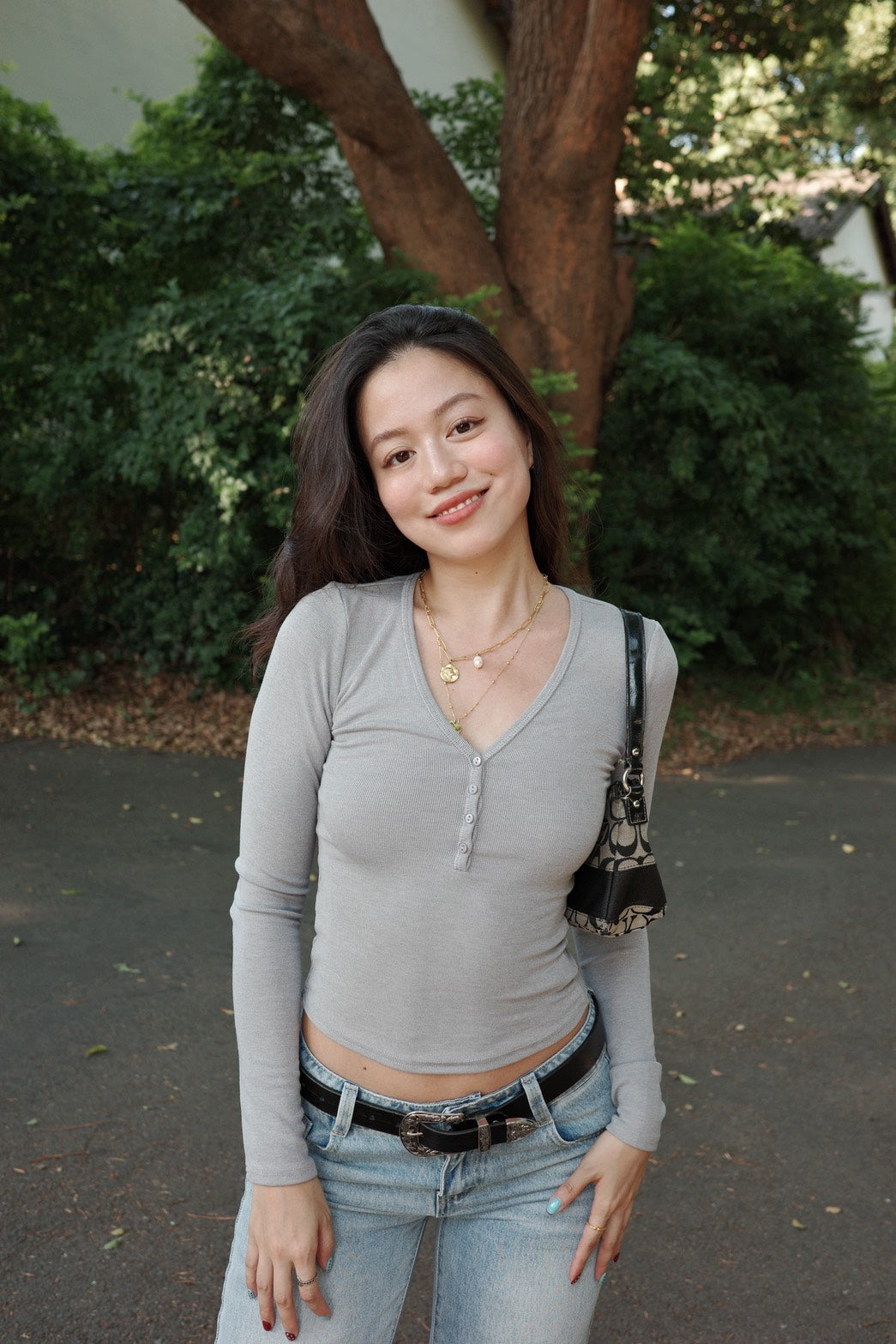 早秋必備🍂美式辣妹修身百搭灰色親膚V領薄長袖🩶