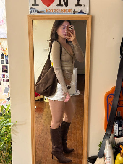 𝑺𝒐𝒇𝒕 𝑺𝒖𝒆𝒅𝒆 𝑬𝒗𝒆𝒓𝒚𝒅𝒂𝒚 𝑻𝒐𝒕𝒆 🤎☕️📺