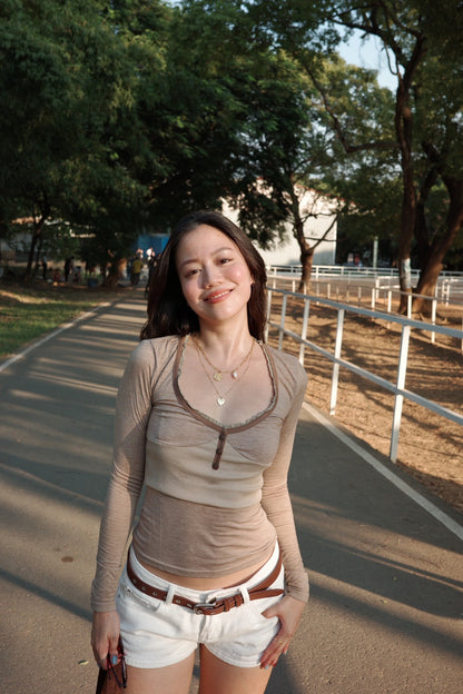 𝐁𝐞𝐥𝐥𝐚 𝐒𝐰𝐚𝐧 𝟐𝟎𝟎𝟎𝐬 𝐅𝐢𝐭 𝐋𝐨𝐧𝐠 𝐒𝐥𝐞𝐞𝐯𝐞 𝐓𝐨𝐩 🤎⭐️