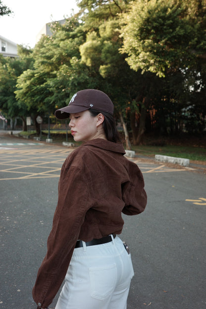 本期必買!!🧸BM風焦糖咖啡色燈芯絨復古翻領短版外套🍂