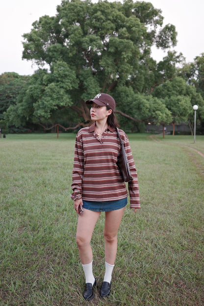 𝟗𝟎𝐬 𝐟𝐞𝐞𝐥𝐢𝐧𝐠 𝐒𝐮𝐧𝐝𝐚𝐲 𝐂𝐨𝐟𝐟𝐞𝐞 𝐒𝐭𝐫𝐢𝐩𝐞 𝐏𝐨𝐥𝐨 ☕️🤎