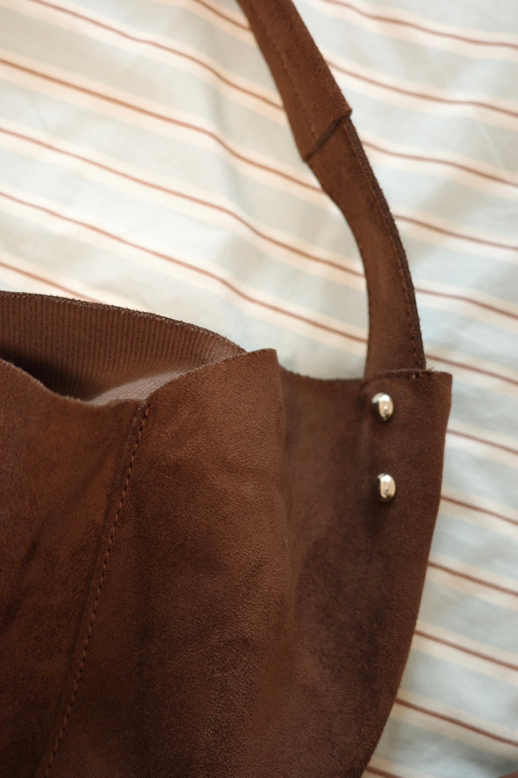 𝑺𝒐𝒇𝒕 𝑺𝒖𝒆𝒅𝒆 𝑬𝒗𝒆𝒓𝒚𝒅𝒂𝒚 𝑻𝒐𝒕𝒆 🤎☕️📺