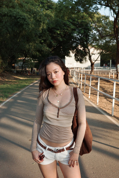 𝐁𝐞𝐥𝐥𝐚 𝐒𝐰𝐚𝐧 𝟐𝟎𝟎𝟎𝐬 𝐅𝐢𝐭 𝐋𝐨𝐧𝐠 𝐒𝐥𝐞𝐞𝐯𝐞 𝐓𝐨𝐩 🤎⭐️