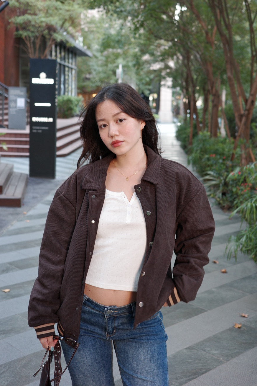 限量款!必買!!🧸𝐓𝐡𝐞 𝐛𝐫𝐨𝐰𝐧𝐢𝐞 𝐯𝐚𝐫𝐬𝐢𝐭𝐲 𝐣𝐚𝐜𝐤𝐞𝐭 🍫⚾️