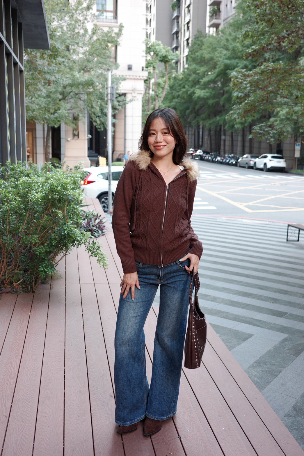 𝟐𝟎𝟎𝟗 𝐁𝐞𝐥𝐥𝐚 𝐒𝐰𝐚𝐧 𝐟𝐮𝐫 𝐡𝐨𝐨𝐝𝐢𝐞 🧶🤎