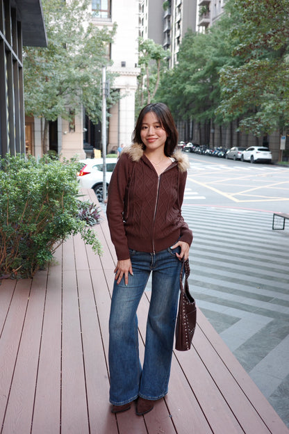 𝟐𝟎𝟎𝟗 𝐁𝐞𝐥𝐥𝐚 𝐒𝐰𝐚𝐧 𝐟𝐮𝐫 𝐡𝐨𝐨𝐝𝐢𝐞 🧶🤎