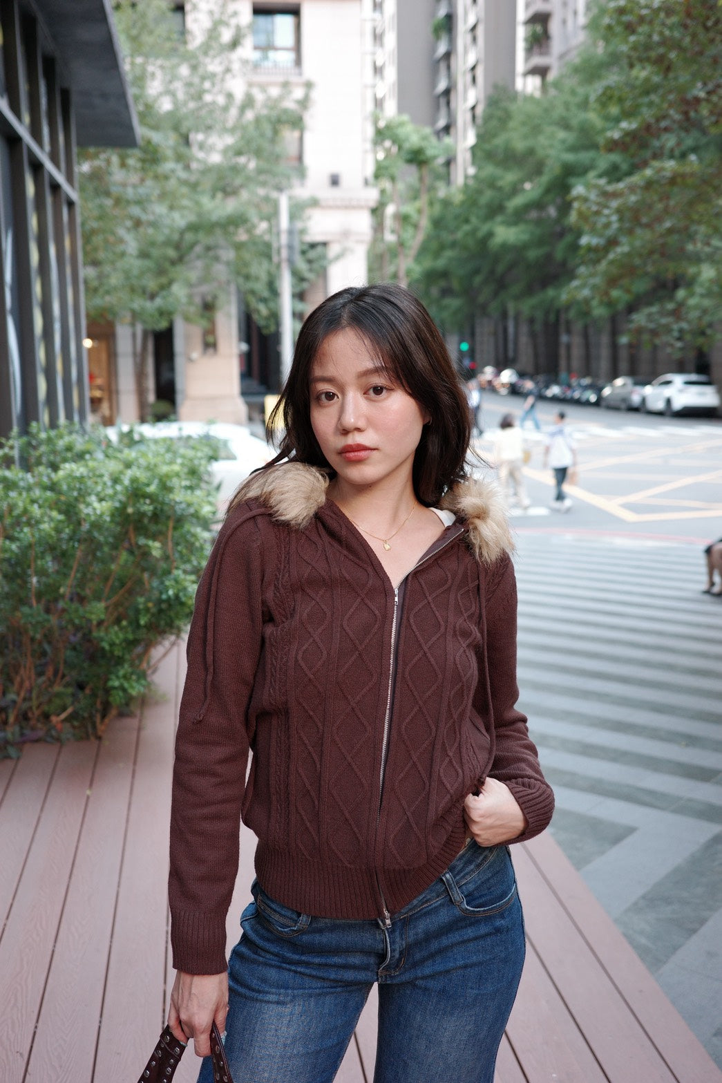 𝟐𝟎𝟎𝟗 𝐁𝐞𝐥𝐥𝐚 𝐒𝐰𝐚𝐧 𝐟𝐮𝐫 𝐡𝐨𝐨𝐝𝐢𝐞 🧶🤎