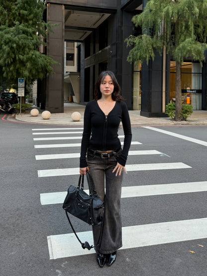 𝐆𝐫𝐮𝐧𝐠𝐞 𝐠𝐫𝐞𝐲 𝐟𝐥𝐚𝐫𝐞 𝐣𝐞𝐚𝐧𝐬 🖤