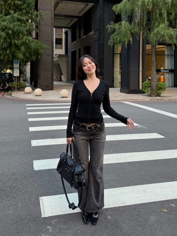 𝐆𝐫𝐮𝐧𝐠𝐞 𝐠𝐫𝐞𝐲 𝐟𝐥𝐚𝐫𝐞 𝐣𝐞𝐚𝐧𝐬 🖤