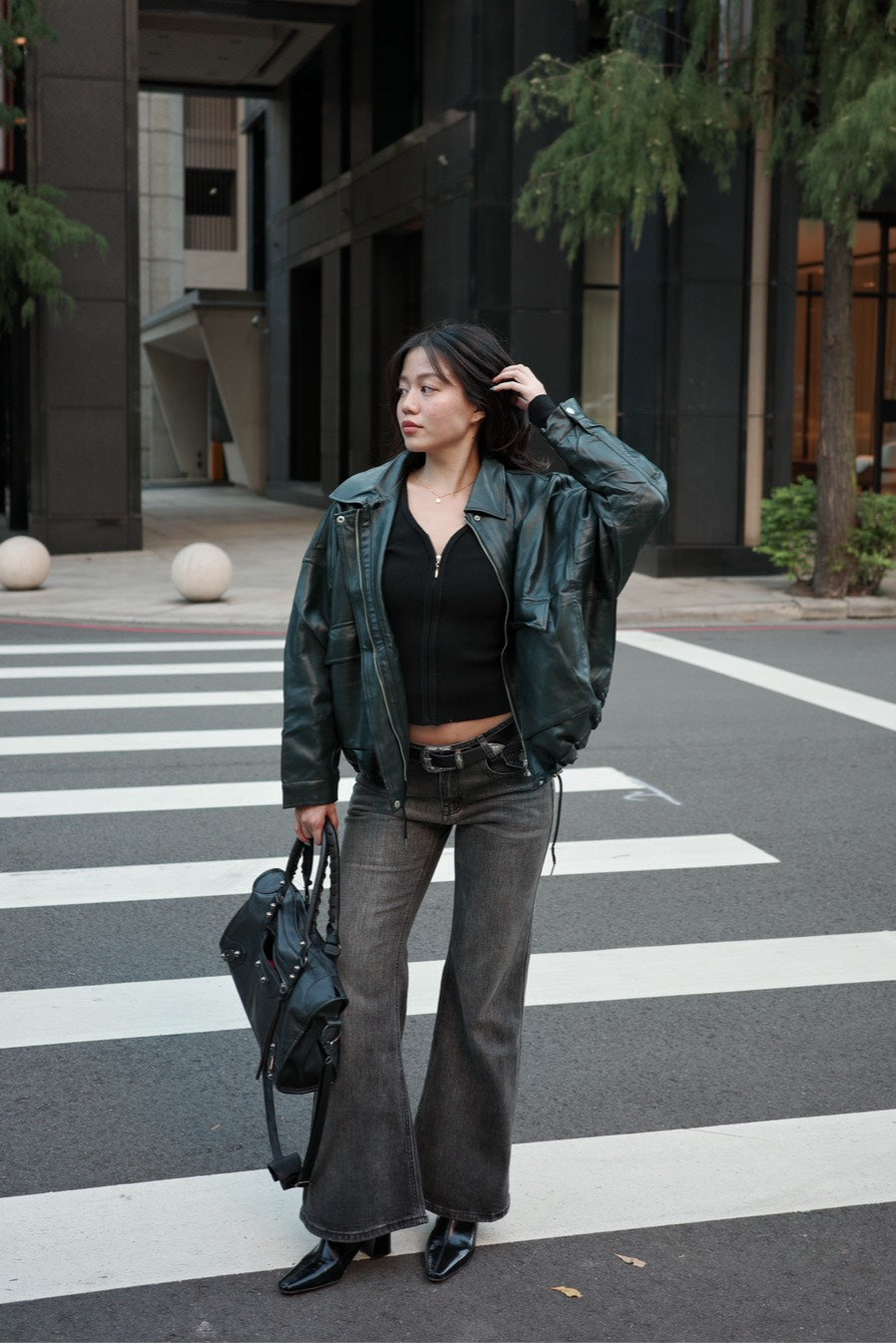 𝟐𝟎𝟎𝟎𝐬 𝐟𝐚𝐮𝐱-𝐥𝐞𝐚𝐭𝐡𝐞𝐫 𝐛𝐚𝐝𝐝𝐢𝐞 𝐣𝐚𝐜𝐤𝐞𝐭 🖤🎱