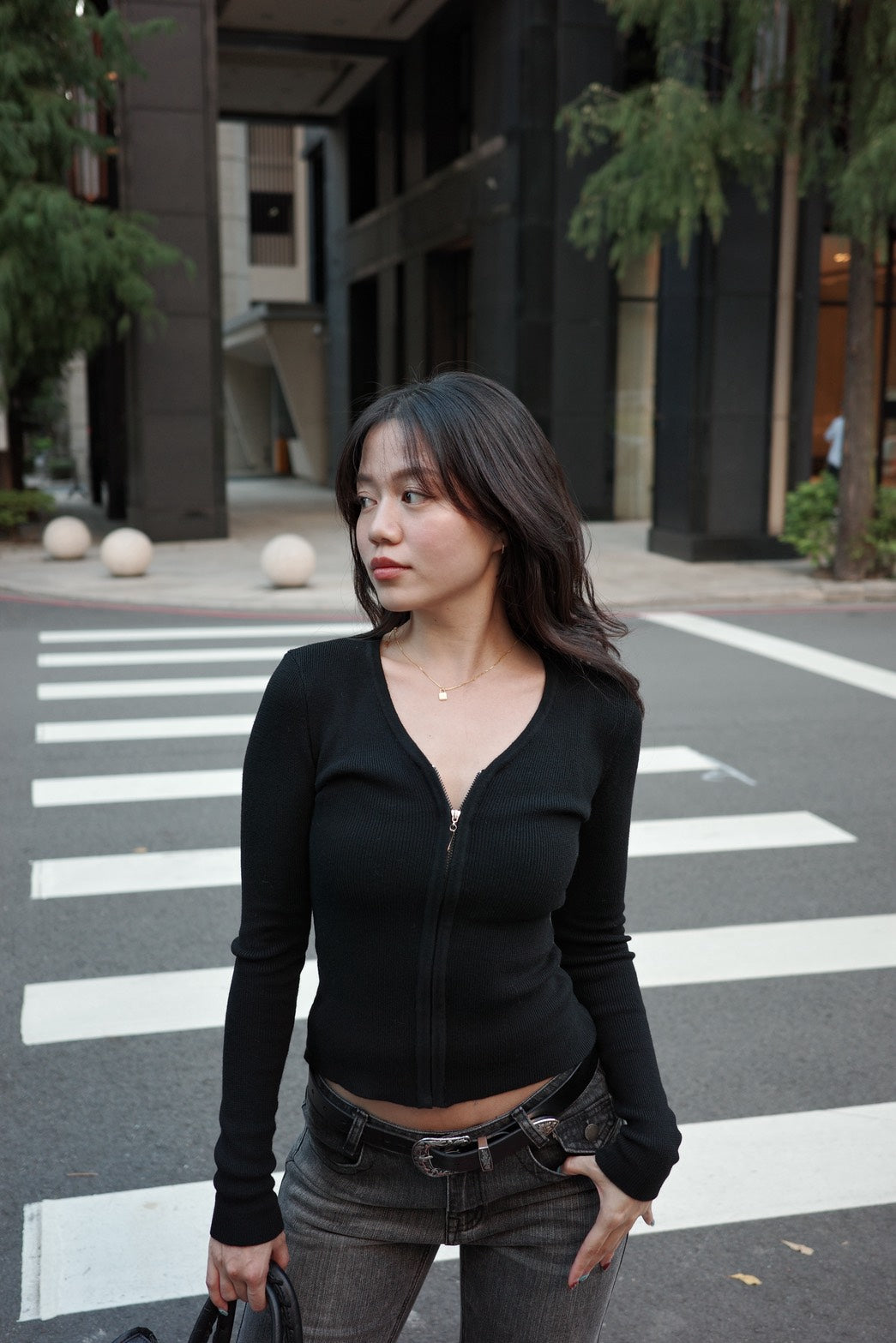 𝟐𝟎𝟎𝟎𝐬 𝐬𝐥𝐢𝐦 𝐟𝐢𝐭 𝐛𝐥𝐚𝐜𝐤 𝐳𝐢𝐩 𝐭𝐨𝐩 🖤💋