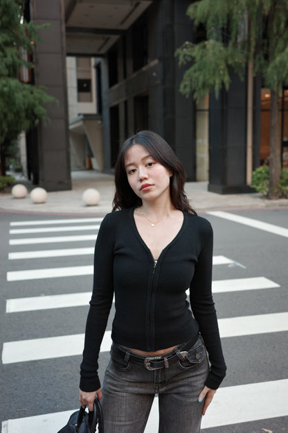 𝟐𝟎𝟎𝟎𝐬 𝐬𝐥𝐢𝐦 𝐟𝐢𝐭 𝐛𝐥𝐚𝐜𝐤 𝐳𝐢𝐩 𝐭𝐨𝐩 🖤💋