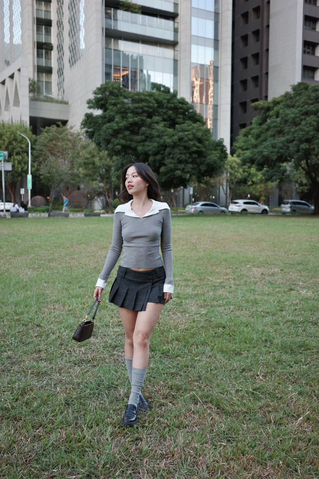 𝟐𝟎𝟎𝟎𝐬 𝐩𝐥𝐞𝐚𝐭𝐞𝐝 𝐦𝐢𝐧𝐢 𝐬𝐤𝐢𝐫𝐭 🩶📰