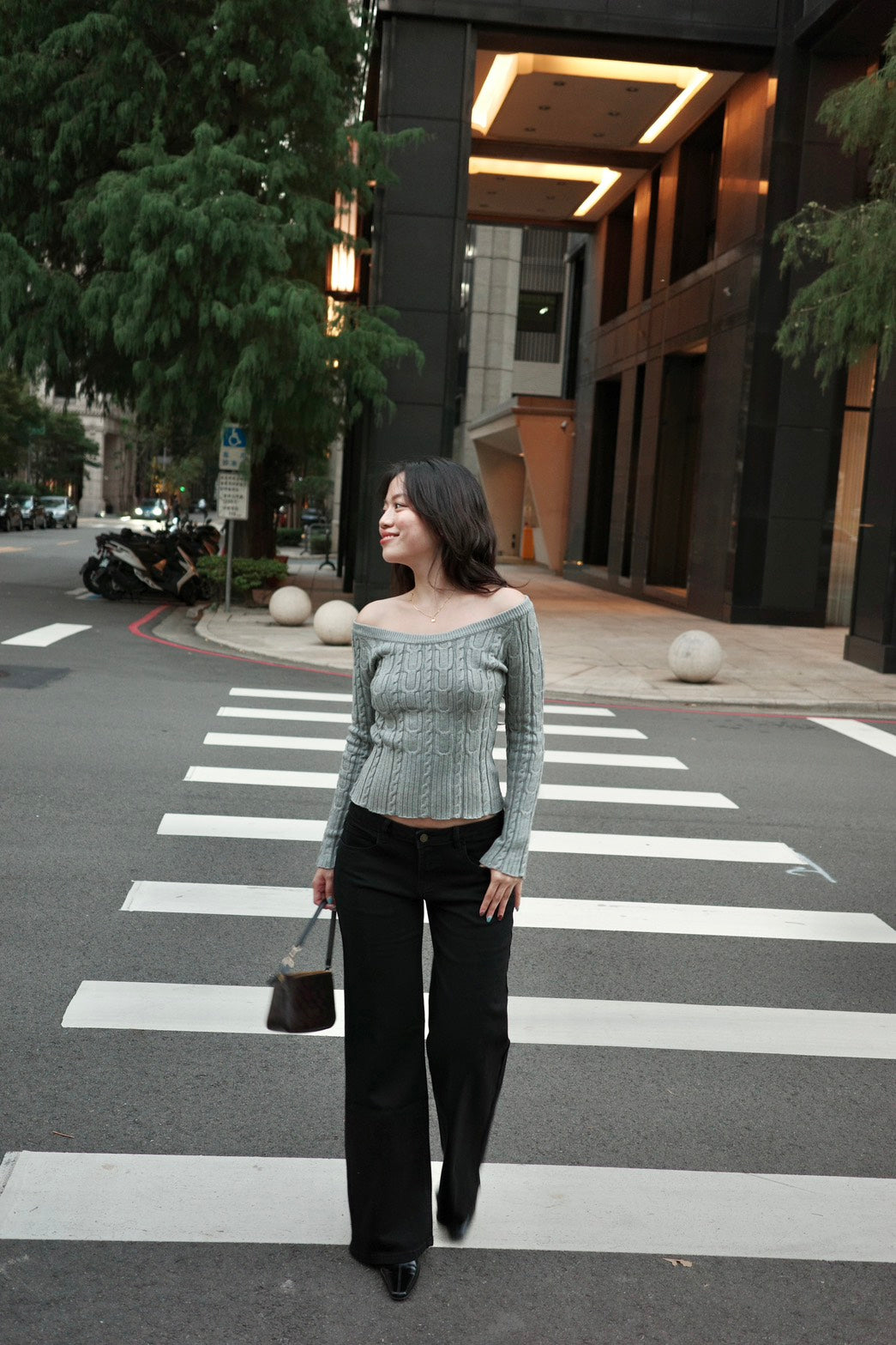 本期大必買🎱版型滿分超順黑色牛仔直筒褲💯🔥