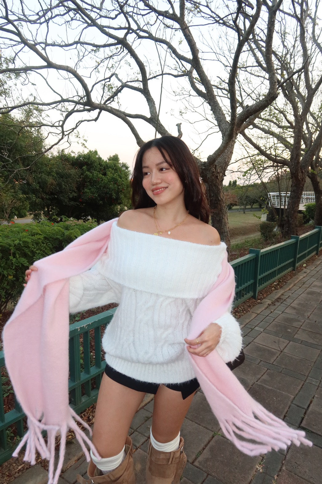 𝐎𝐟𝐟-𝐒𝐡𝐨𝐮𝐥𝐝𝐞𝐫 𝐒𝐰𝐞𝐚𝐭𝐞𝐫 奶霜一字領大毛衣 🥛❄️