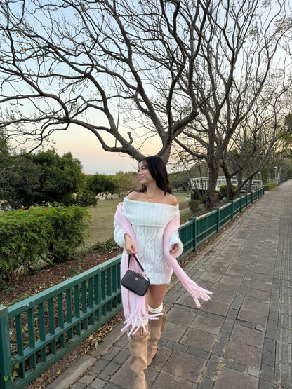 𝐎𝐟𝐟-𝐒𝐡𝐨𝐮𝐥𝐝𝐞𝐫 𝐒𝐰𝐞𝐚𝐭𝐞𝐫 奶霜一字領大毛衣 🥛❄️