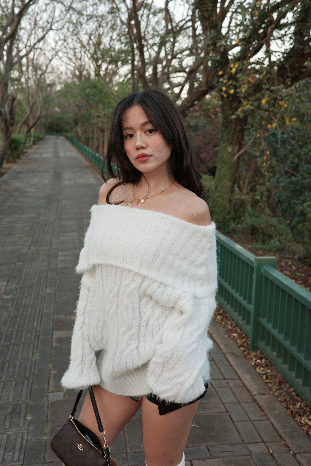 𝐎𝐟𝐟-𝐒𝐡𝐨𝐮𝐥𝐝𝐞𝐫 𝐒𝐰𝐞𝐚𝐭𝐞𝐫 奶霜一字領大毛衣 🥛❄️