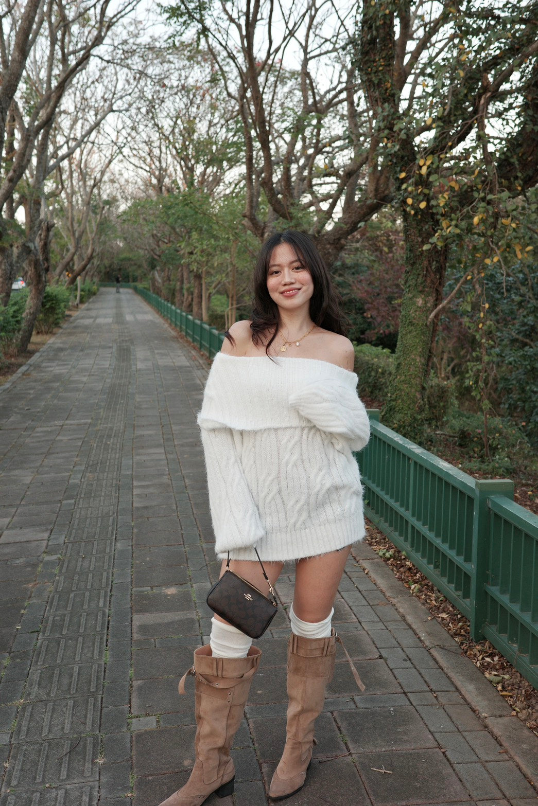 𝐎𝐟𝐟-𝐒𝐡𝐨𝐮𝐥𝐝𝐞𝐫 𝐒𝐰𝐞𝐚𝐭𝐞𝐫 奶霜一字領大毛衣 🥛❄️