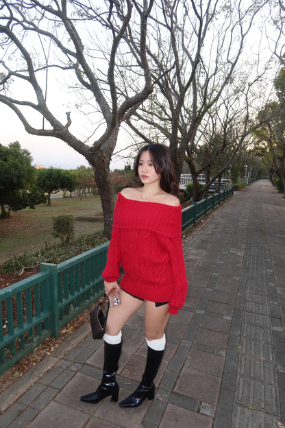 𝐎𝐟𝐟-𝐒𝐡𝐨𝐮𝐥𝐝𝐞𝐫 𝐒𝐰𝐞𝐚𝐭𝐞𝐫 暗紅一字領大毛衣 ♥️❄️
