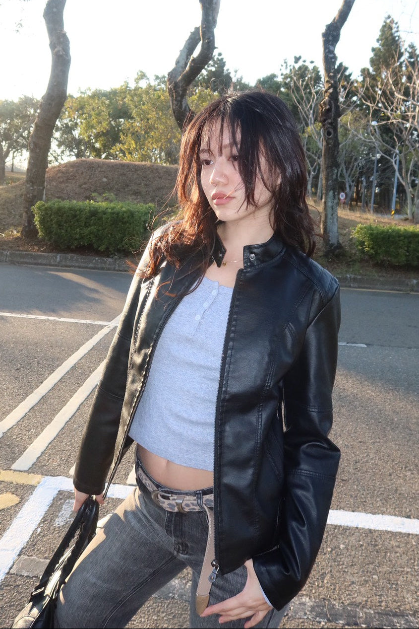 𝟐𝟎𝟎𝟎𝐬 𝐒𝐥𝐢𝐦 𝐰𝐚𝐢𝐬𝐭 𝐥𝐞𝐚𝐭𝐡𝐞𝐫 𝐣𝐚𝐜𝐤𝐞𝐭 🖤🏍️
