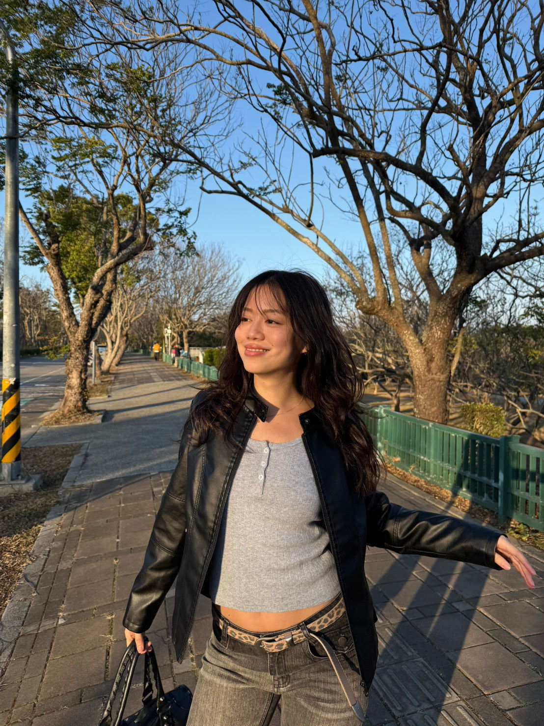 𝟐𝟎𝟎𝟎𝐬 𝐒𝐥𝐢𝐦 𝐰𝐚𝐢𝐬𝐭 𝐥𝐞𝐚𝐭𝐡𝐞𝐫 𝐣𝐚𝐜𝐤𝐞𝐭 🖤🏍️