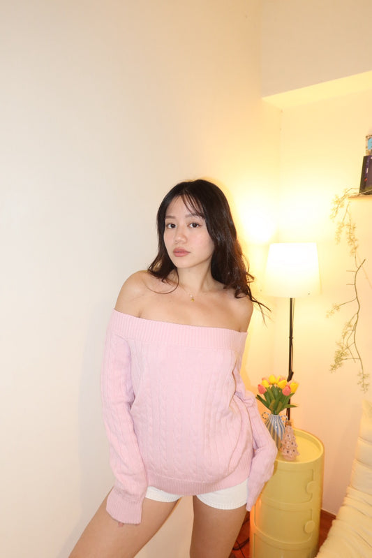𝐌𝐮𝐬𝐭 𝐛𝐮𝐲! 𝐎𝐟𝐟-𝐬𝐡𝐨𝐮𝐥𝐝𝐞𝐫粉色麻花慵懶 𝐤𝐧𝐢𝐭 𝐭𝐨𝐩🎀🧁