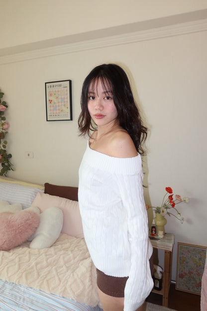 𝐌𝐮𝐬𝐭 𝐛𝐮𝐲! 𝐎𝐟𝐟-𝐬𝐡𝐨𝐮𝐥𝐝𝐞𝐫白色麻花慵懶 𝐤𝐧𝐢𝐭 𝐭𝐨𝐩🎀🧁